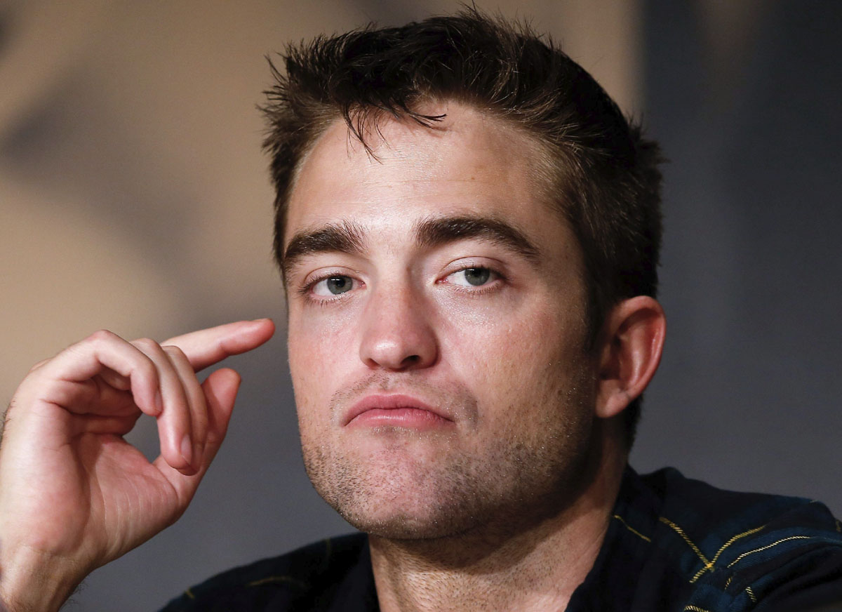 Robert Pattinson se ruboriza al hablar de sexo