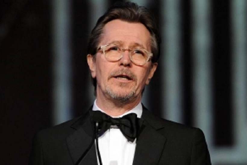 Gary Oldman defiende a Mel Gibson y Alec Baldwin