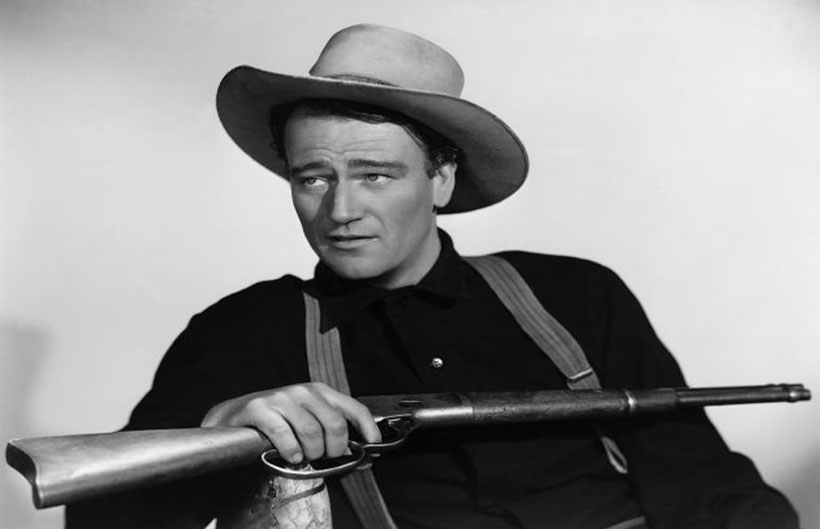 Herederos de John Wayne demandan a Universidad de Duke