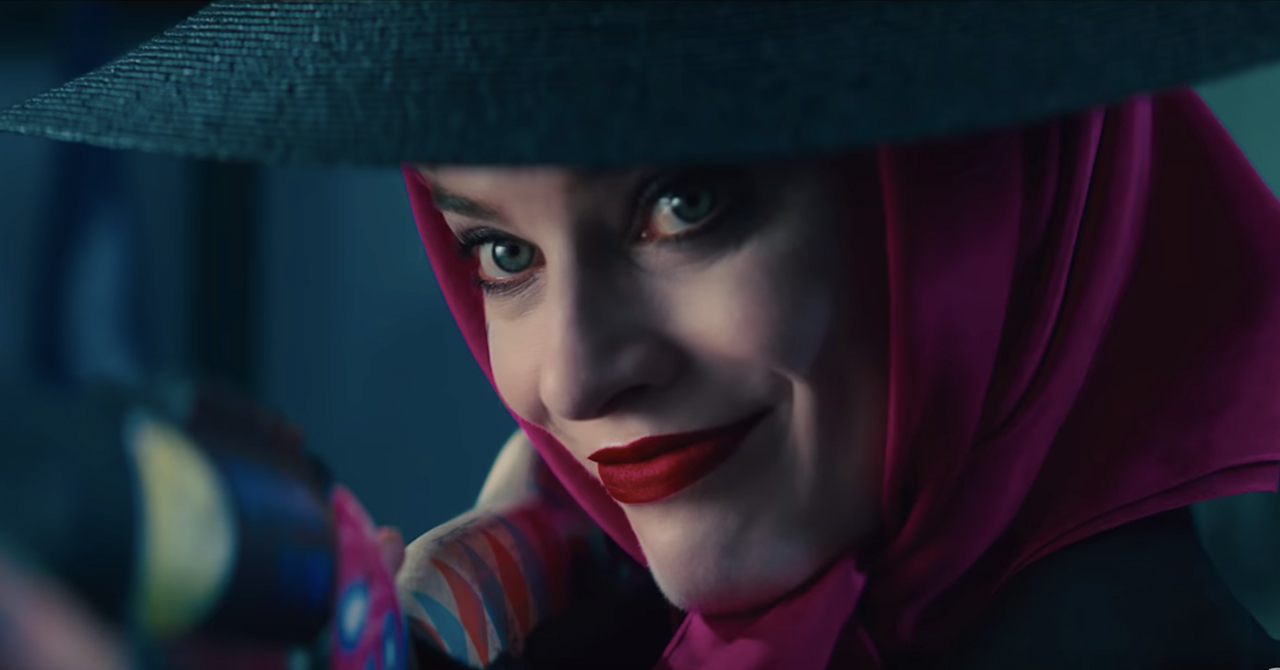 Suicide Squad: Harley Quinn (Margot Robbie) presume de bate en los nuevos  carteles