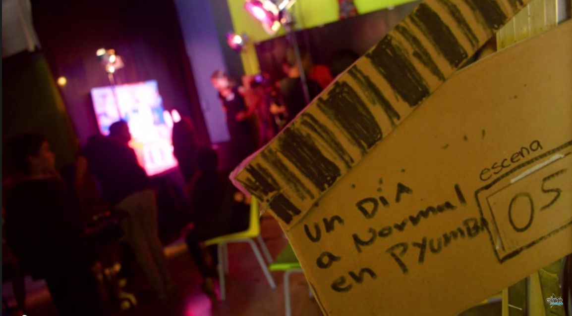 Detrás de cámara de ‘Un diÌa anormal en Pyumba’