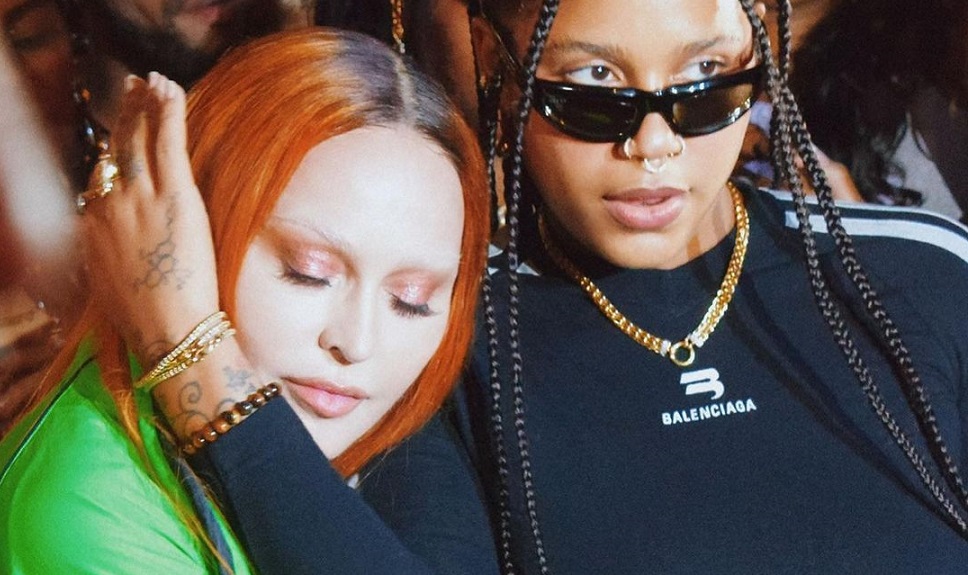 Madonna y Tokischa generan comentarios tras darse un segundo beso